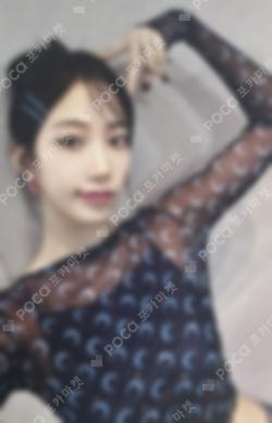 CRAZY KPOP MERCH/SHOPEE LUCKY DRAW KAZUHA photocard image