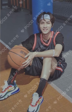 2020 WayV SEASON'S GREETINGS HOTTRACKS