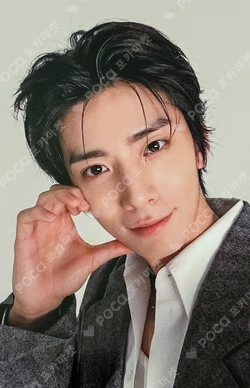 THE STAR HWIYOUNG photocard image