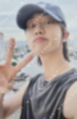 SEVENTEEN RIGHT HERE WORLD TOUR IN U.S.  LUCKY DRAW THE 8 photocard image