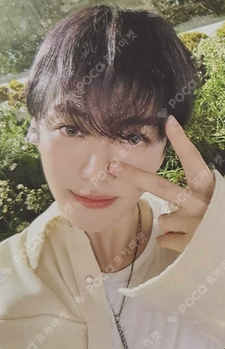 DREAMSCAPE POP-UP with LINE FRIENDS RANDOM TRADING CARD