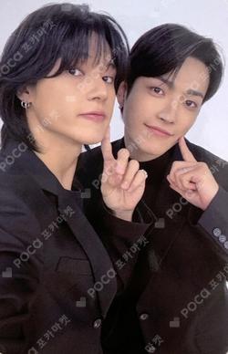 GOLDEN HOUR : Part.2 POP-UP STORE Ice On My Teeth MILK GLASS Unit photocard image