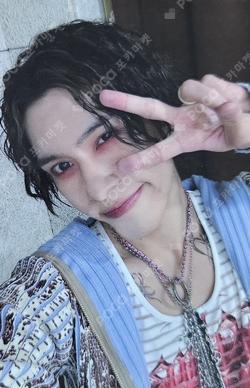 FREQUENCY SOUND WAVE HENDERY photocard image