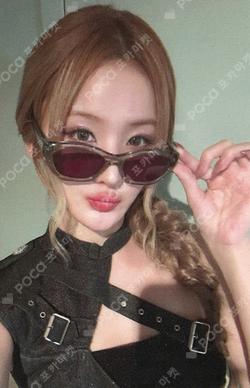 Lose Yourself MAKESTAR LUCKY DRAW BELLE photocard image
