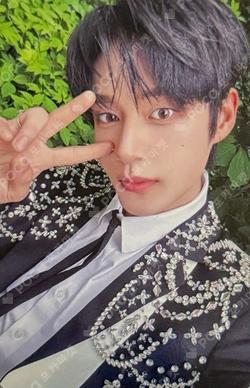 2024 ZEROBASEONE THE FIRST TOUR TIMELESS WORLD IN JAPAN TRADING CARD KIM JIWOONG photocard image