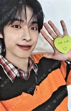 LIVE and FALL Mubeat Gaon photocard image