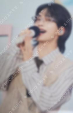 SEVENTEEN EXHIBITION FOLLOW FELLOW IN JAPAN LIVE PHOTO CARD JEONGHAN photocard image