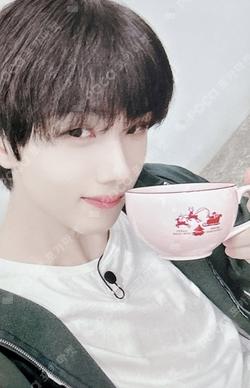 2024 PINK CHRISTMAS CUP & SAUCER SET JISUNG photocard image