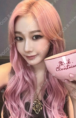 Pocamarket, aespa GISELLE 2024 PINK CHRISTMAS CUP & SAUCER SET K