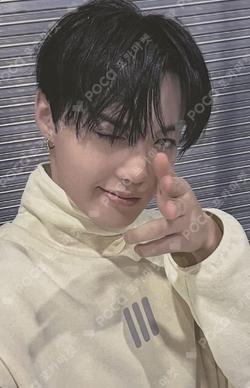 TREASURE 2025 SEASON’S GREETINGS TREASURE TRADING PHOTOCARD