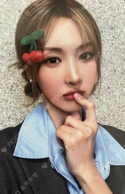 7 Doors of Christmas: A Lucky Encore TRADING CARD VER.3 YOOHYEON photocard image