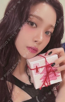 Pocamarket, aespa KARINA 2024 PINK CHRISTMAS PHOTO CARD RANDOM