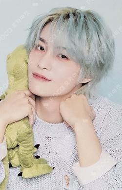 NCT YANGYANG photocard image