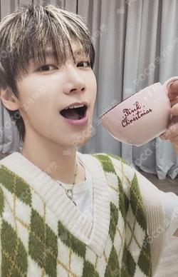 2024 PINK CHRISTMAS CUP & SAUCER SET TEN photocard image