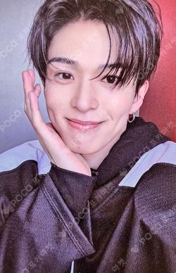 TREASURE 2025 SEASON’S GREETINGS ASAHI photocard image