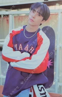 2025 SEASON’S GREETINGS CALENDAR TRADING PHOTO CARD