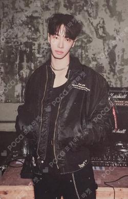 2025 SEASON’S GREETINGS CALENDAR TRADING PHOTO CARD LEE GI KWANG photocard image