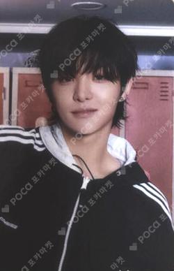 TREASURE 2025 SEASON’S GREETINGS TREASURE TRADING PHOTOCARD JIHOON photocard image