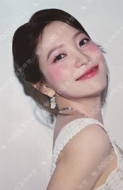 2025 SEASON'S GREETINGS APPLEMUSIC YERI photocard image