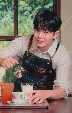 EVNNE JAPAN FANMEETING 2024 EVNNEING-PRESSO RANDOM TRADING CARD SET MUNJUNGHYUN photocard image