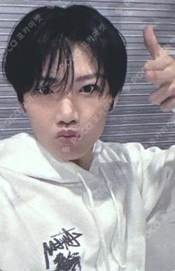 TREASURE 2025 SEASON’S GREETINGS TREASURE TRADING PHOTOCARD JUNKYU photocard image