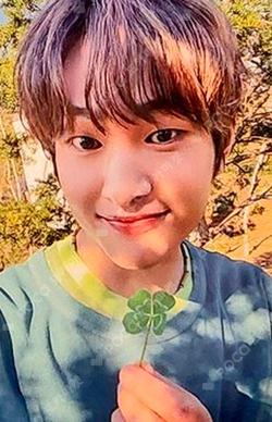 CONNECTION SOUND WAVE POP-UP CAFE REWARD ONEW photocard image