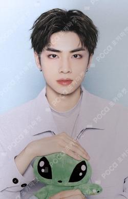 2025 SEASON'S GREETINGS XIAOJUN photocard image