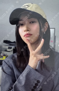 ITZY 2025 Season's Greetings [Best Friends Forever] ALADIN