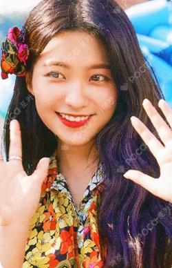 Red Velvet 2nd Concert REDMARE VOICE KEY RING YERI photocard image