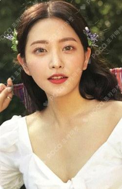 2019 SM ARTIST + PANTONE PASSPORT WALLET YERI photocard image