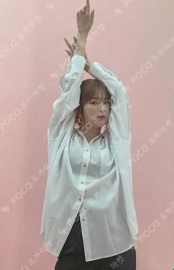 2020 SEASON'S GREETINGS HOTTRACKS SEULGI photocard image