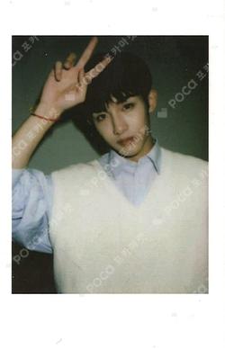 Kick Back OWHAT WINWIN photocard image