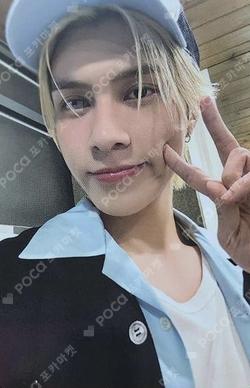 SMTOWN LIVE 2025 in SEOUL GROUP PHOTO SET HENDERY photocard image