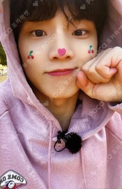 Come On! THE BOYZ in GOD-SAENG Phonetab & Strap Set Q photocard image