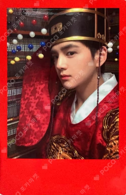 BE YOUR OWN KING SELFIE BOOK