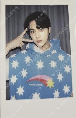 THE BOYZ 2ND WORLD TOUR : ZENERATION KICKBOARD KEY RING JU HAKNYEON photocard image