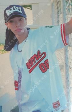 2025 SEASON’S GREETINGS CALENDAR TRADING PHOTO CARD LEE GI KWANG photocard image