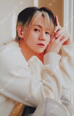 Highlight - 2023 SEASON’S GREETINGS (COTTON Ver.) MINI L-HOLDER & PHOTO CARD SET