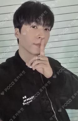 2025 SEASON’S GREETINGS CALENDAR TRADING PHOTO CARD