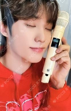 THE BOYZ 2ND WORLD TOUR : ZENERATION ACRYLIC MICROPHONE KEY RING
