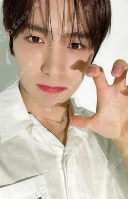 THE BOYZ WORLD TOUR : ZENERATION Ⅱ in JAPAN RANDOM TRADING CARD CARD HOLDER
