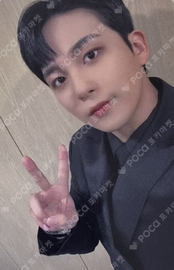 THE WORLD EP.1 : MOVEMENT EVERLINE JONGHO photocard image