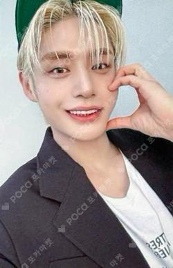 PREZENT Limited A ver. KIM JIWOONG photocard image