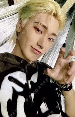 THE WORLD EP.1 : MOVEMENT A VER.