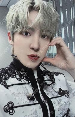ATEEZ YUNHO photocard image