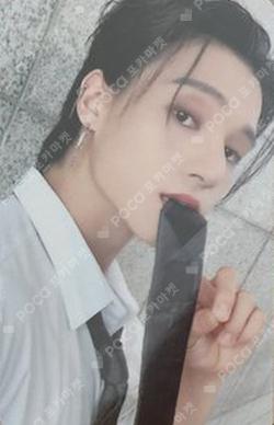 THE WORLD EP.2 : OUTLAW PLATFORM VER. MINIRECORD LUCKY DRAW WOOYOUNG photocard image