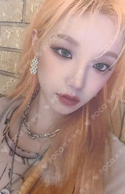 I love BIGPOP LUCKY DRAW YUQI photocard image