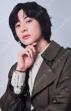 RIIZE JAPAN FANMEETING 2025 RIIZE: The Secret LIEZ PLUSH BADGE ANTON photocard image