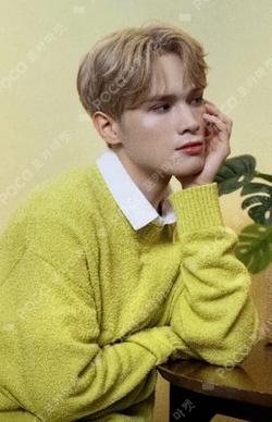 B.D.U 2025 SEASON'S GREETINGS ACRLIC STAND & CALENDAR