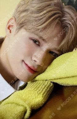 B.D.U 2025 SEASON'S GREETINGS ACRLIC STAND & CALENDAR